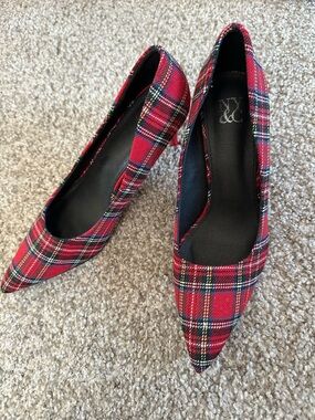 New York & Company Red Plaid Pointed Toe Pumps size 7